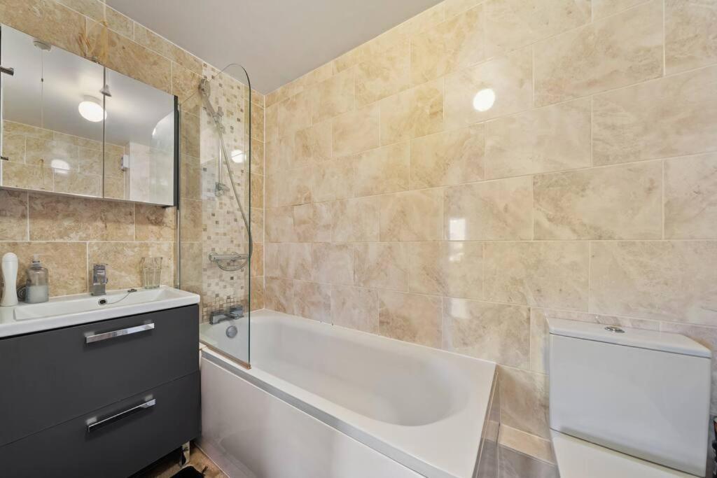 Cozy Apartment In Greater London - 1Br,1 Bath Экстерьер фото